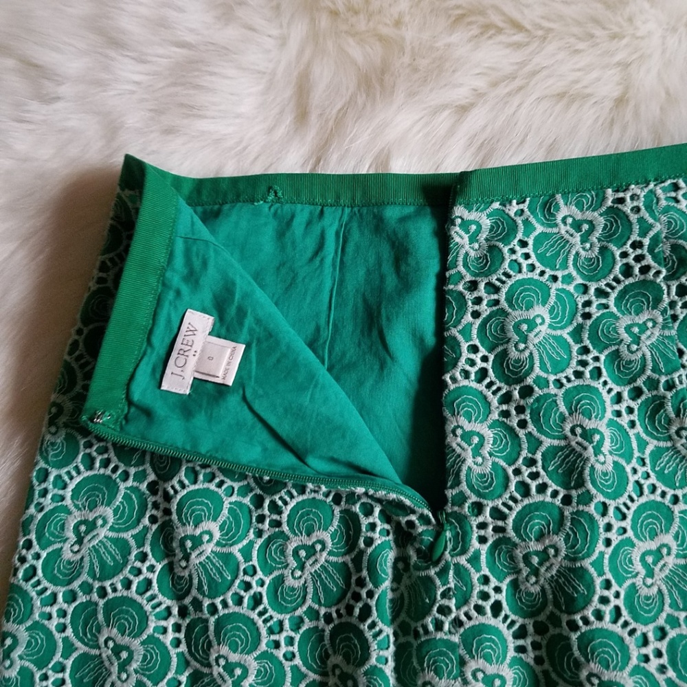 J. Crew Green Flounce Skirt with Floral Embroidery Size 0 - Picture 4 of 8